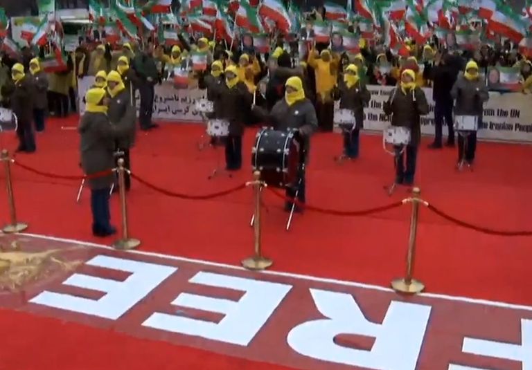 جانب من مسيرة وارسو المناهضة لنظام طهران