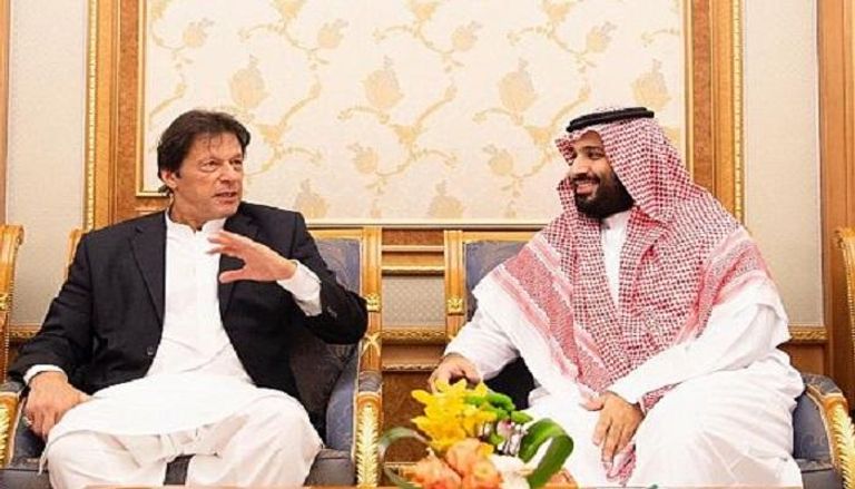 ولي العهد السعودي الأمير محمد بن سلمان مع رئيس وزراء باكستان - أرشيفية