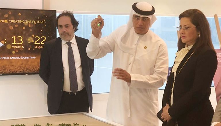 وزيرة التخطيط المصرية تشاهد ماكيت لموقع إكسبو 2020 دبي