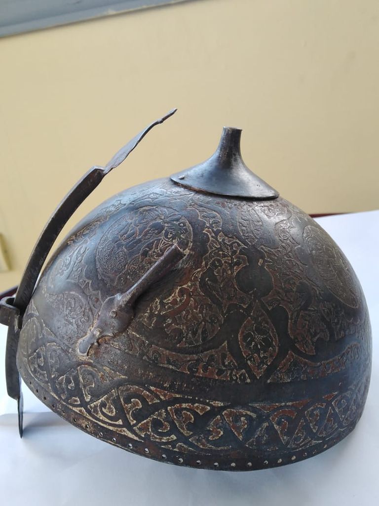 قطعة من زي عسكري إسلامي