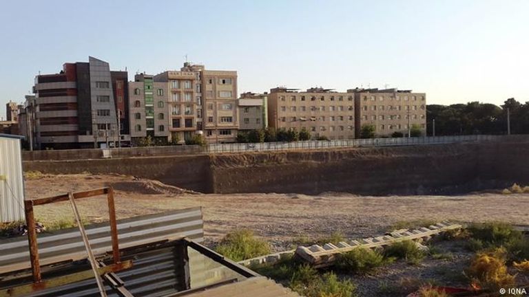 أعمال البناء اقتصرت على حفر البنية التحتية منذ سنوات