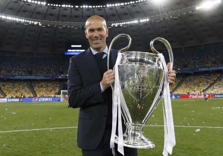 زين الدين زيدان مدرب ريال مدريد الإسباني السابق ماسيميليانو أليجري