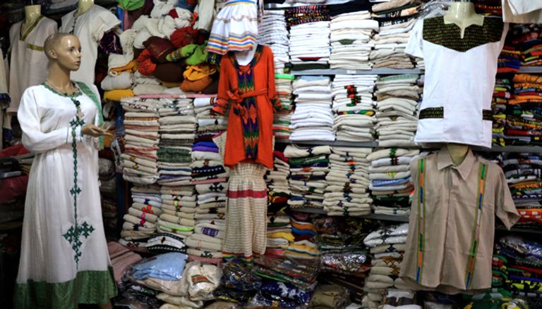  إثيوبيا مصغرة بمتاجر التحف والهدايا التذكارية 