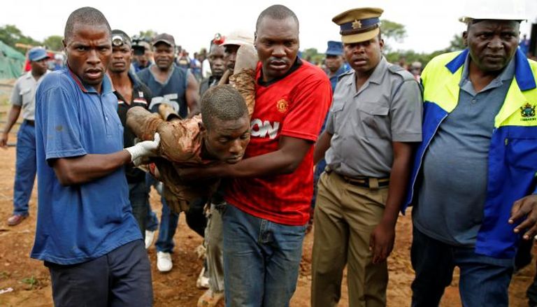 انتشال عمال مناجم أحياء في زيمبابوي