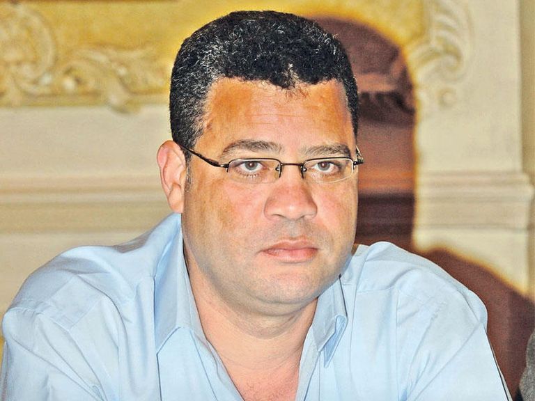 الشاعر والروائي علي عطا الكاتب المصري الراحل فؤاد حجازي - أرشيفية