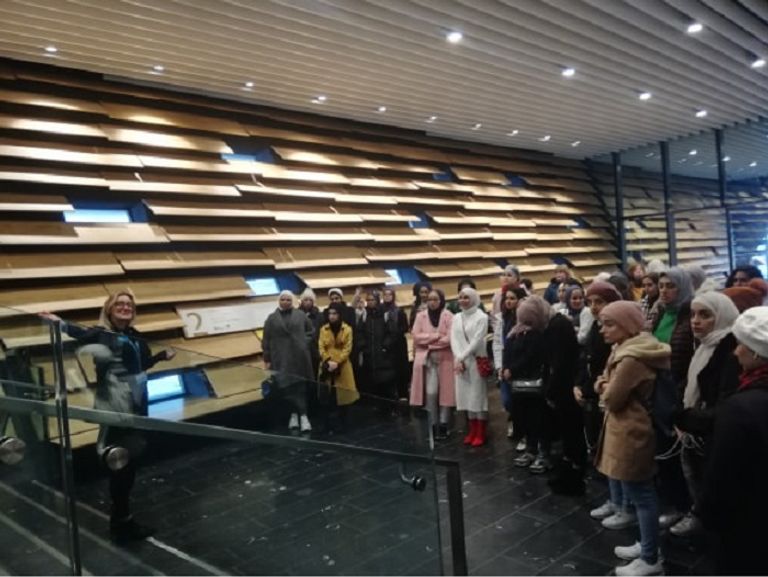 واجهة متحف "في أند إيه" البريطاني - صورة أرشيفية