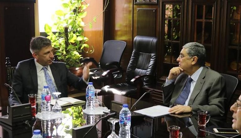 جانب من لقاء وزير الكهرباء المصري مع سفير قبرص