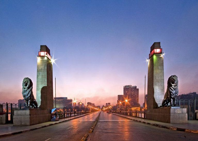 بالصور كوبري قصر النيل 150 عاما على إنشاء أقدم جسور القاهرة