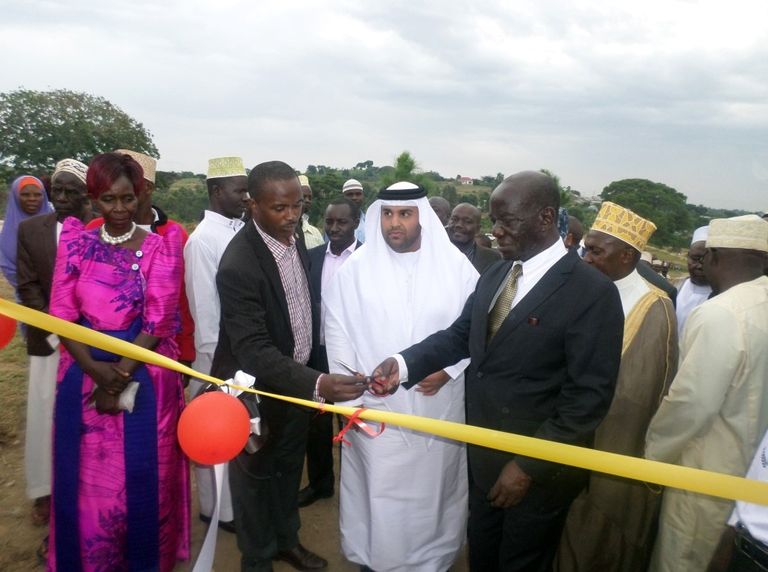 نائب رئيس أوغندا يفتتح مركز الشيخة شمسة بنت زايد في كمبالا