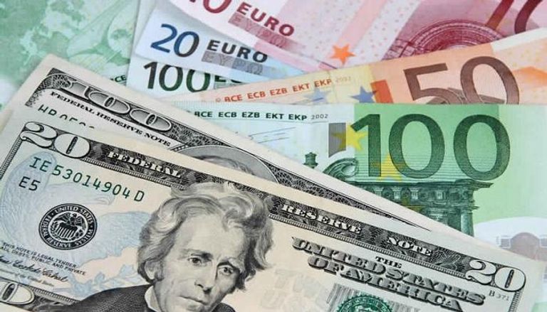 اليورو يرتفع مع ضعف الدولار