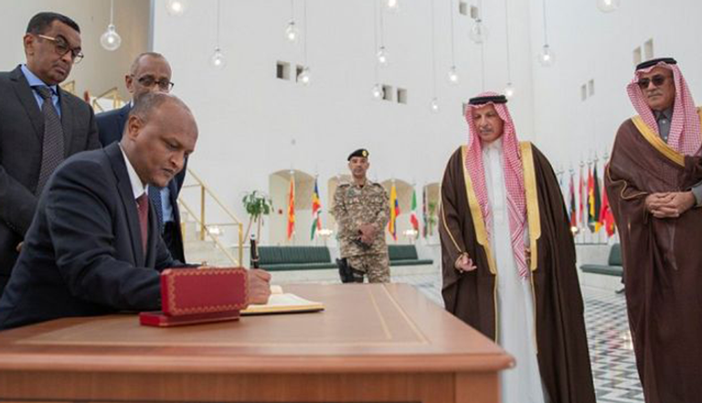 وزير خارجية السعودية ونائب رئيس وزراء الصومال خلال لقاء اليوم وزير خارجية السعودية ونائب رئيس وزراء الصومال خلال لقاء اليوم