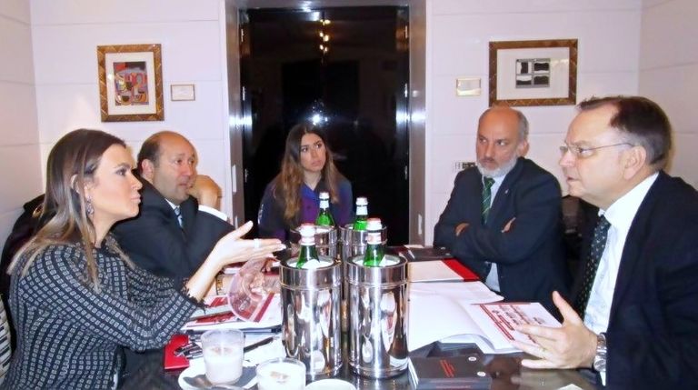 وزيرة الاستثمار المصرية خلال لقاء إحدى الشركات الإيطالية