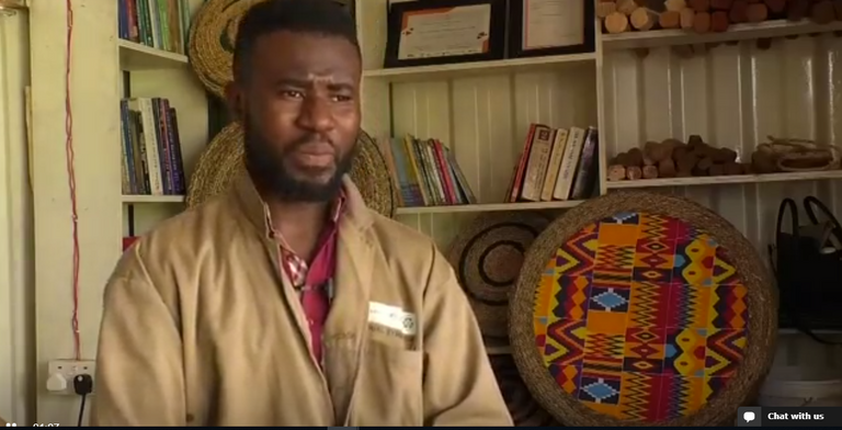 قطع أثاث منزلي يعتمد مصممها في صناعتها على إطارات السيارات