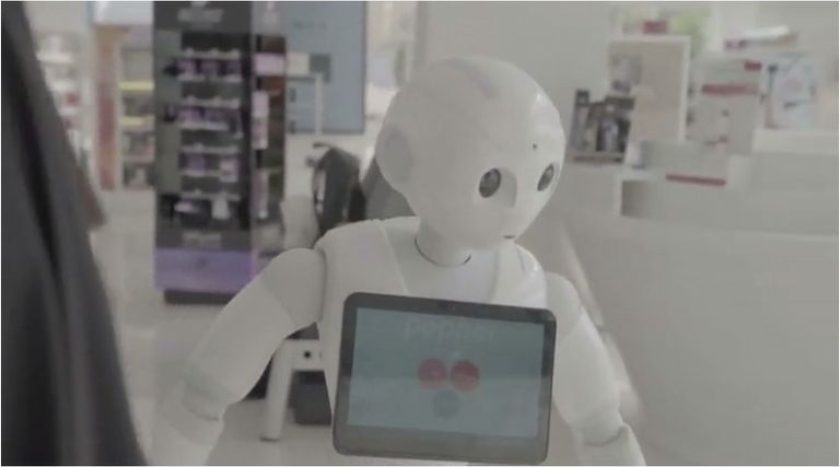روبوت صيدلي بالسعودية يريح المرضى من عناء الانتظار