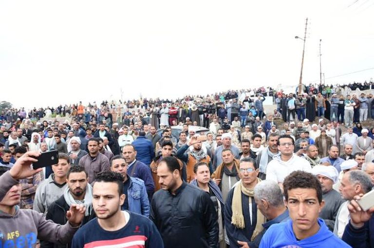 صلاة الجنازة على أحد شهداء التفجير الإرهابي بالدرب الأحمر في القاهرة