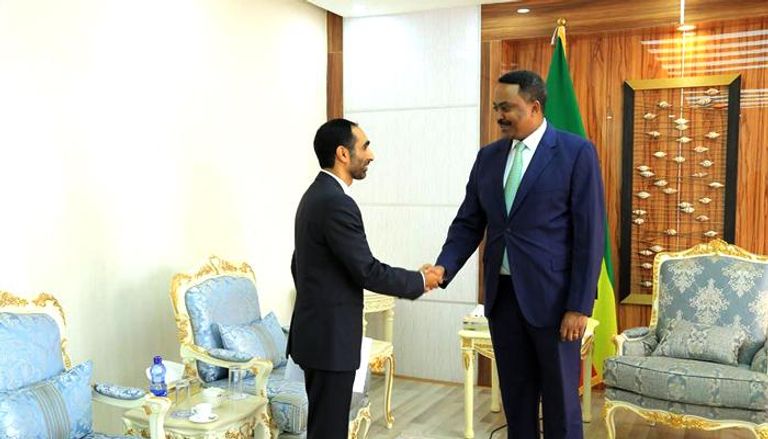 وزير الخارجية الإثيوبي خلال استقباله سفير دولة الإمارات الجديد