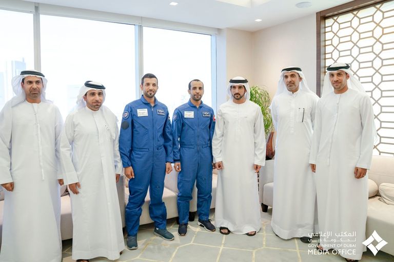 الشيخ حمدان بن محمد بن راشد يلتقي رائدي الفضاء الإماراتيين