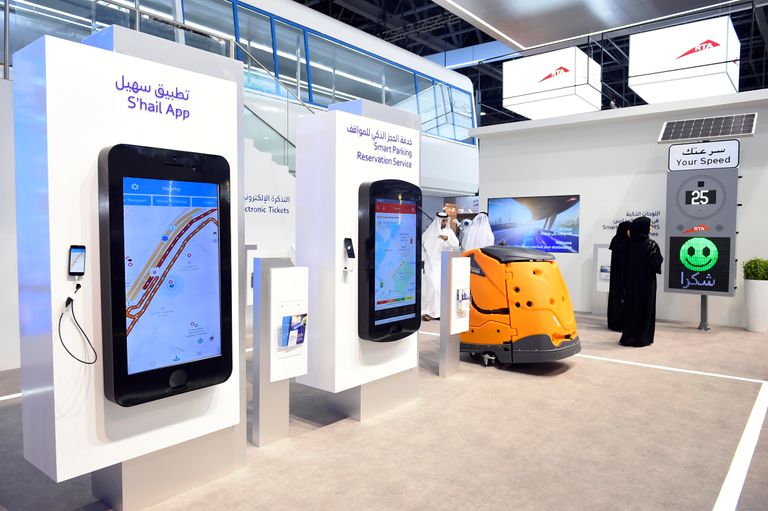 أول "روبوت عامل نظافة" تطلقه "مواصلات دبي"