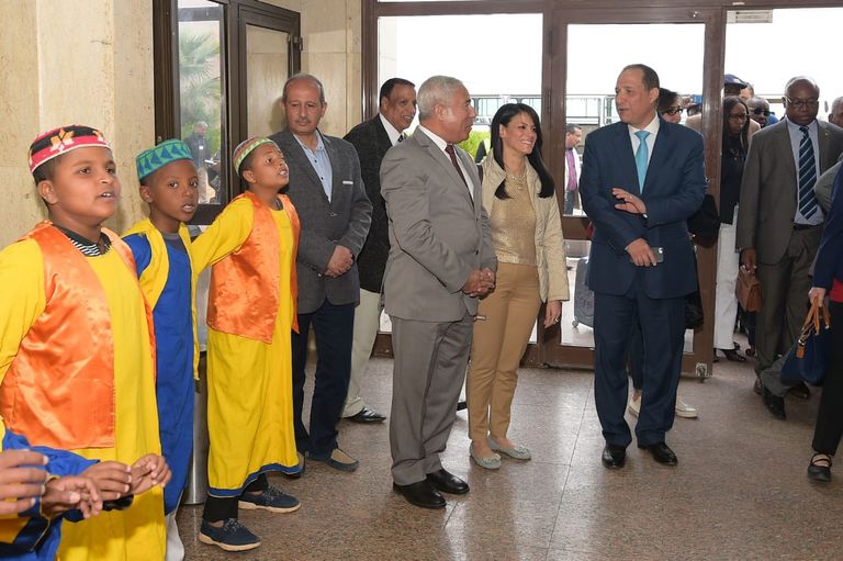 الوفد الأفريقي مع وزيري السياحة والآثار المصريين