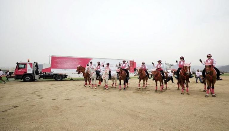 "القافلة الوردية" تجوب الإمارات لإجراء فحوصات سرطان الثدي