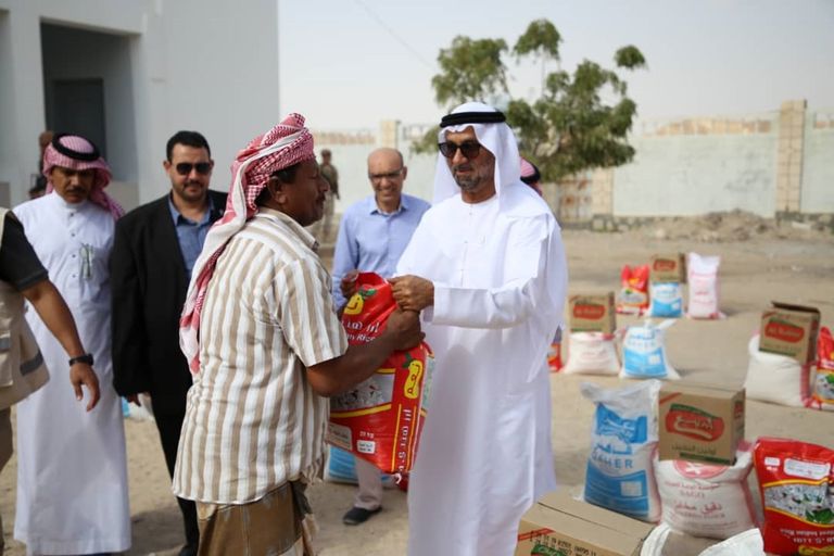 "الهلال" يقدم مساعدات غذائية جديدة لأهالي زغفة بحضرموت