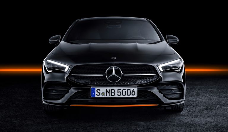 طراز EQV الأبرز بين فئات مرسيدس المشاركة بالمعرض