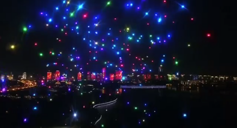 1000 طائرة مسيرة تضيء سماء الصين احتفالا بالعام الجديد