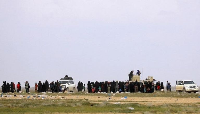 عملية إجلاء مدنيين في شرق سوريا 