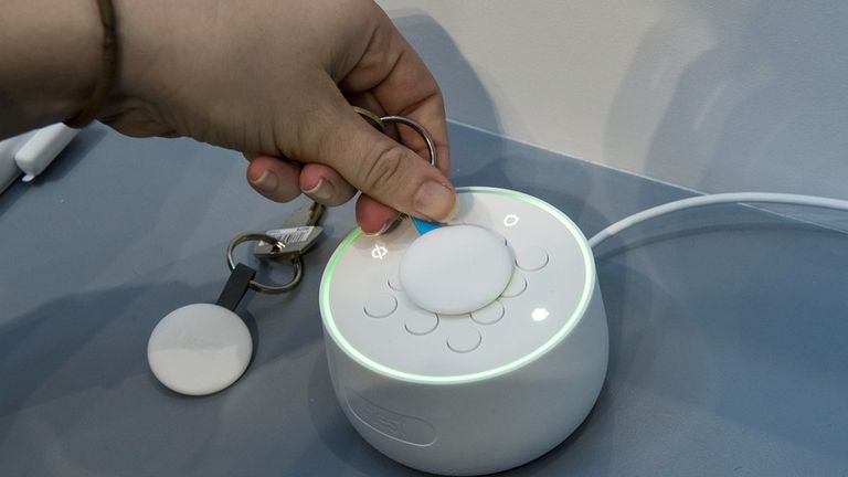 جوجل تعترف بوجود ميكروفونات للتنصت على المستخدمين دون علمهم