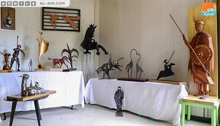 الشاب الإثيوبي هينوك تسجاي يباشر هوايته