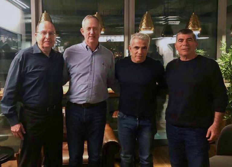 تحالف (أزرق-أبيض) يضم رئيس أركان الجيش الإسرائيلي السابق ووزير المالية الأسبق هزيمة نتنياهو في استطلاعات الرأي العام