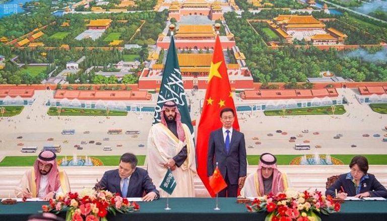 ولي العهد السعودي يشهد توقيع 11 اتفاقية اقتصادية مع الصين