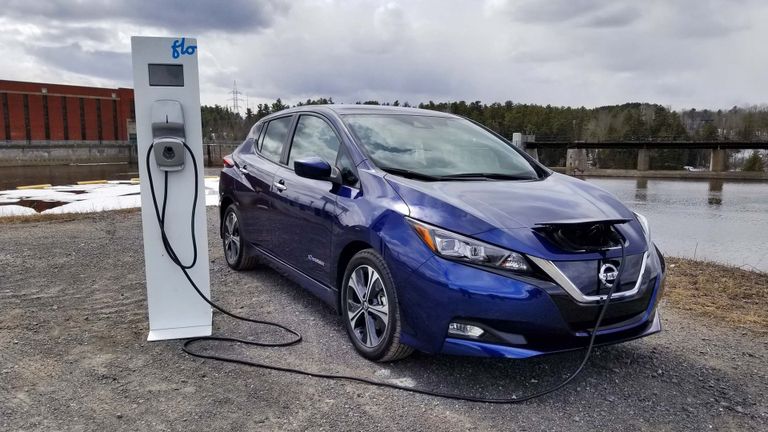 نيسان تستعد لطرح طرازين جديدين من سيارتها الكهربائية LEAF