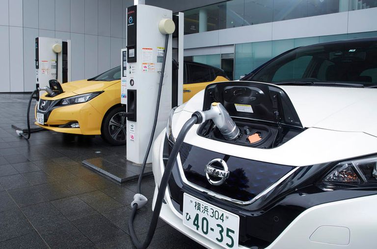 نيسان تستعد لطرح طرازين جديدين من سيارتها الكهربائية LEAF