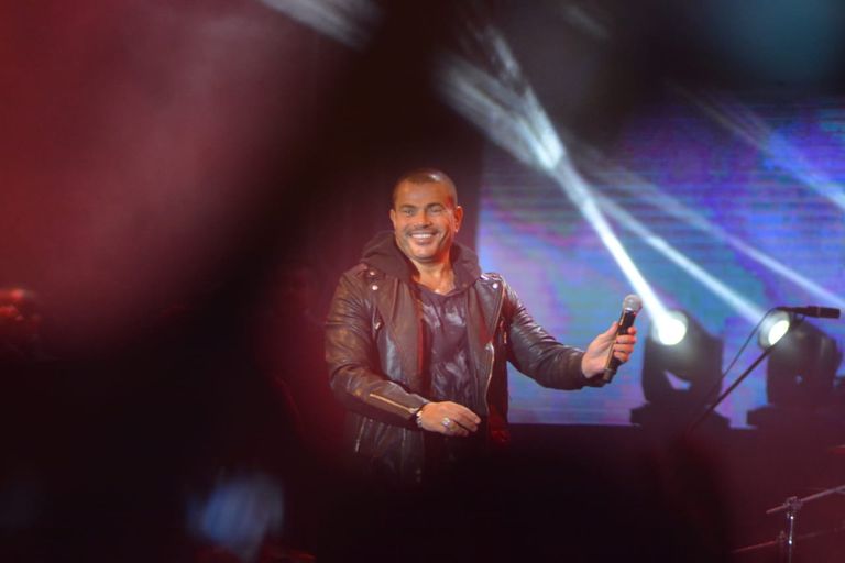 النجم عمرو دياب في حفل جامعة مصر للعلوم والتكنولوجيا