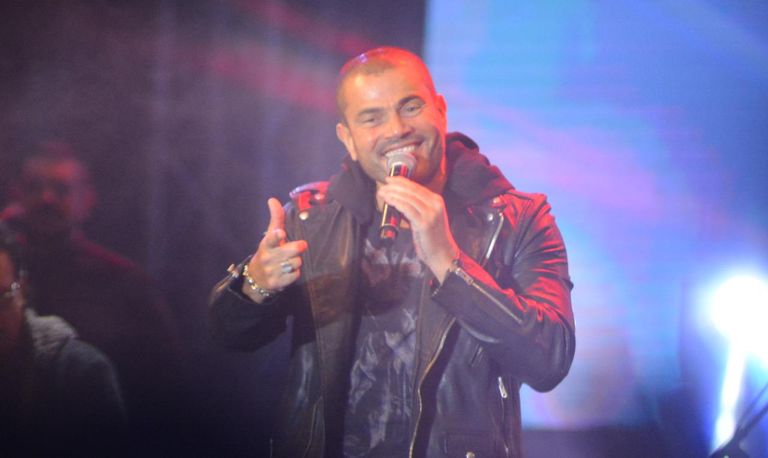 النجم عمرو دياب في حفل جامعة مصر للعلوم والتكنولوجيا