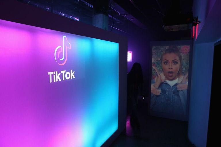 تطبيق "Tik Tok"