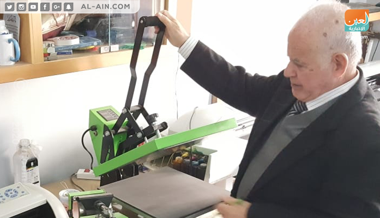 مهنة الخطاط تكافح من أجل البقاء في غزة