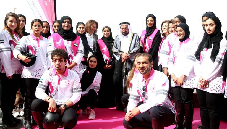 الشيخ الدكتور سلطان بن محمد القاسمي يعطي إشارة الانطلاق للمسيرة