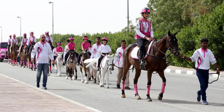 الشيخ الدكتور سلطان بن محمد القاسمي يعطي إشارة الانطلاق للمسيرة