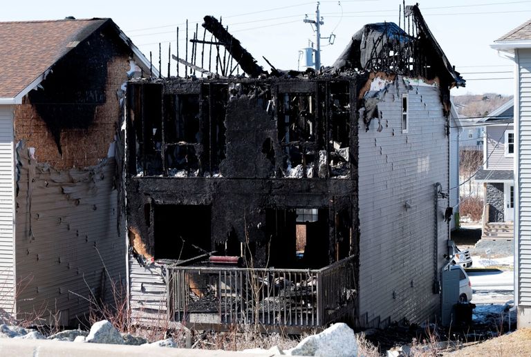 الأطفال احترق منزلهم شرق كندا قبل أيام