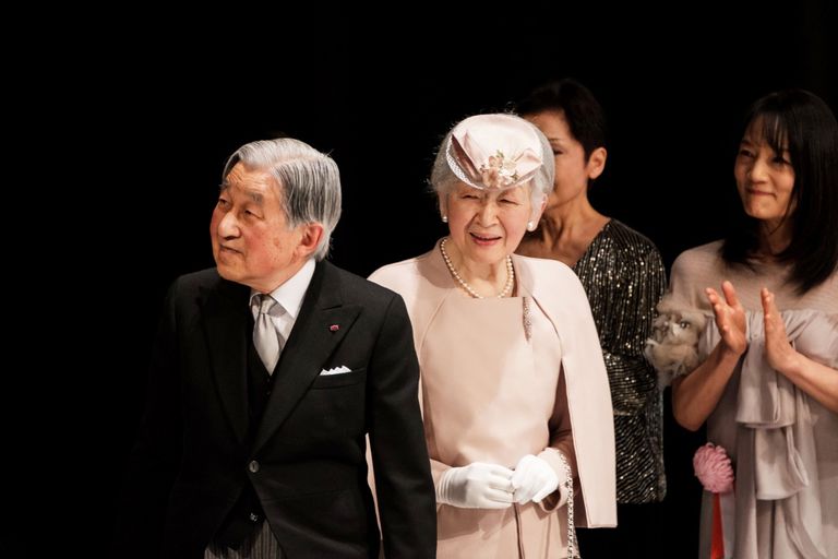 الإمبراطور الياباني أكيهيتو يلقي كلمته