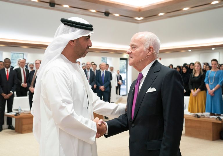 الجلسة ناقشت دور الإمارات وشركاتها في جذب الاستثمارات الخارجية