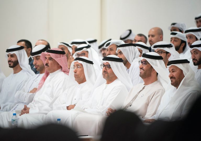 الجلسة ناقشت دور الإمارات وشركاتها في جذب الاستثمارات الخارجية