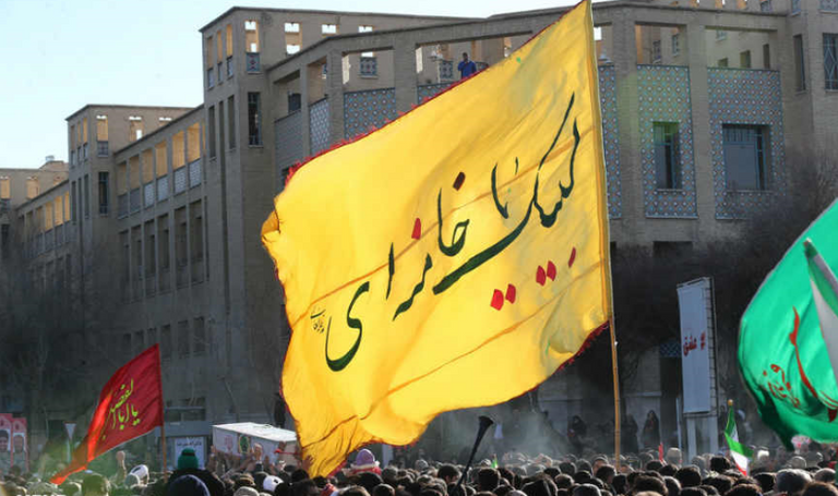 أسر قتلى إحدى الهجمات على الحدود الإيرانية