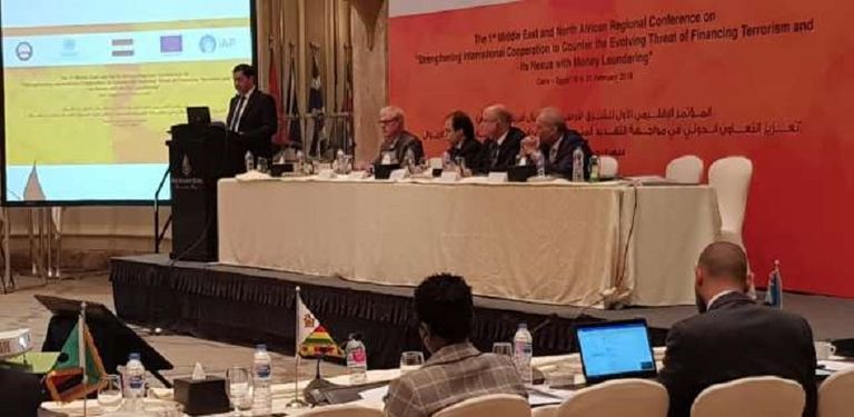 من فعاليات مؤتمر مكافحة غسل الأموال وتمويل الإرهاب الخبير العسكري المصري اللواء جمال مظلوم