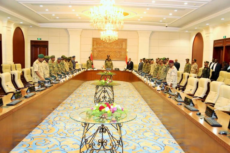 النائب الأول للرئيس السوداني يؤدي اليمين الدستورية