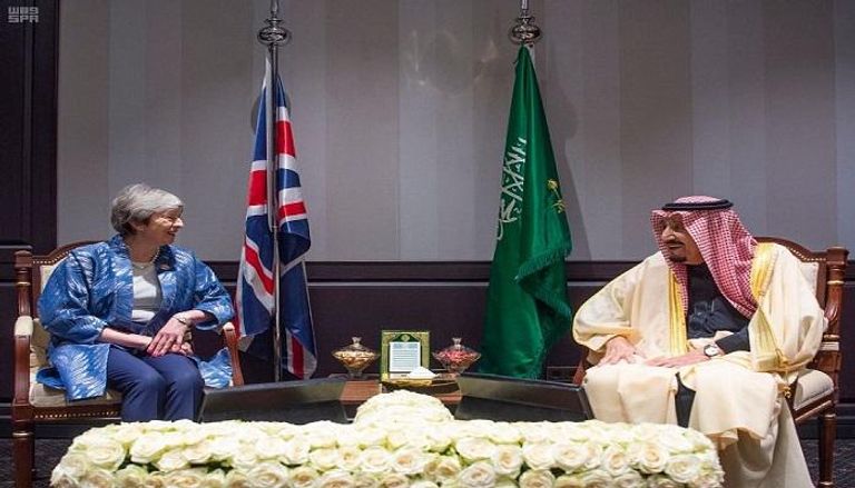العاهل السعودي ورئيس وزراء بريطانيا 