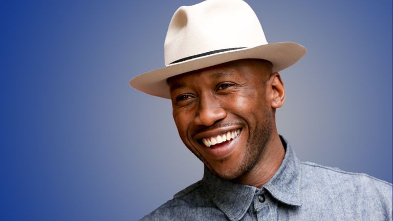 يتوج بالأوسكار للمرة الثانية.. "ماهر شالا علي" الصامت البليغ