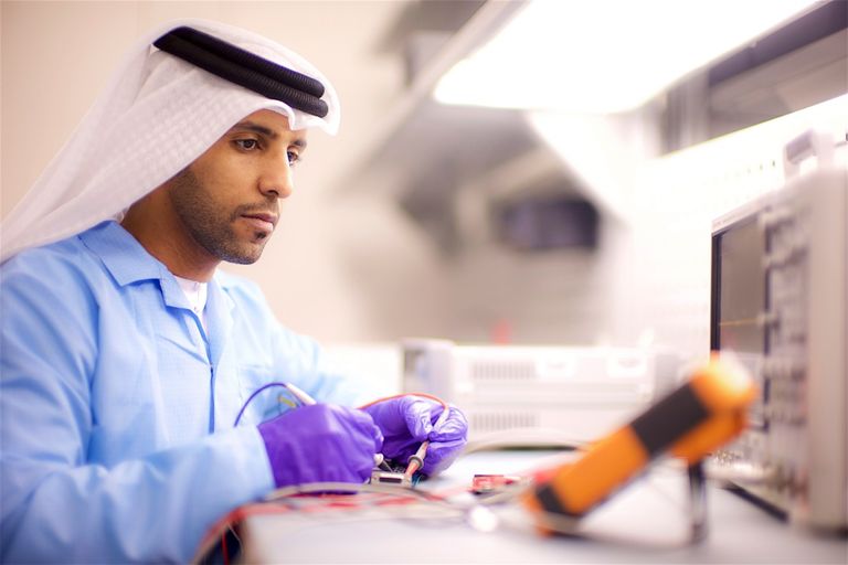 رائدا الفضاء الإماراتيان هزاع المنصوري وسلطان النيادي